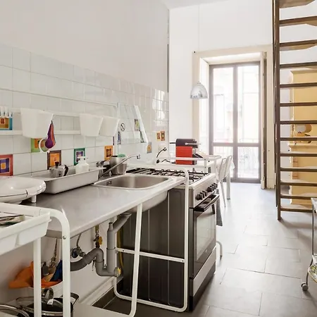 Casa Vacanze A Pochi Passi Da Bellini Apartamento *