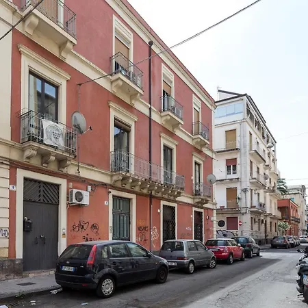 Casa Vacanze A Pochi Passi Da Bellini Apartamento *